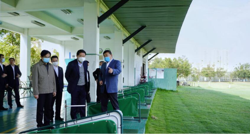 尊龙凯时集团党委书记、董事长任丁率队考察四川旅游学院